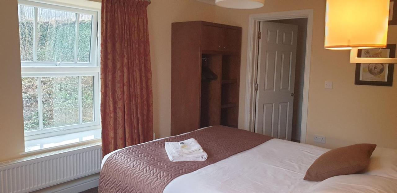 Usk And Railway Inn Sennybridge Extérieur photo