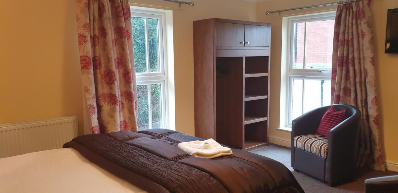 Usk And Railway Inn Sennybridge Extérieur photo