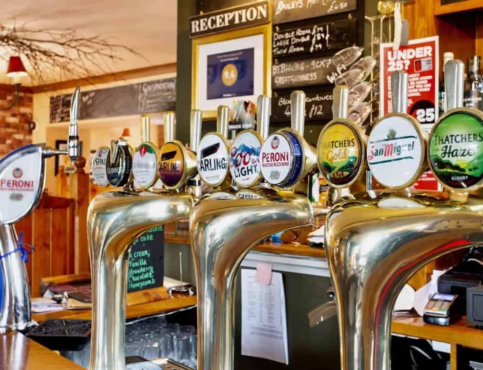 Usk And Railway Inn Sennybridge Extérieur photo